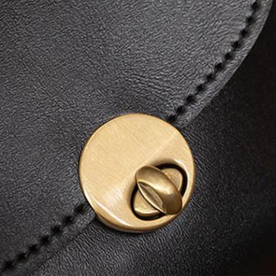 Torebka vintage z zapięciem kiss-lock – niezbędnik w stylu retro Grace